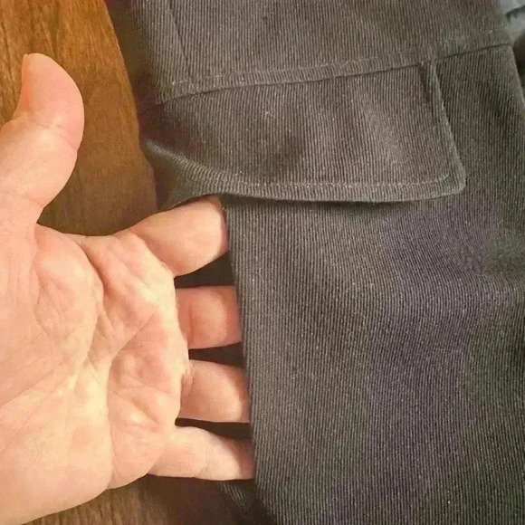 Mondi Women’s Long Coat. Navy. Button Up. Velvet Collar. Pockets. Size 4 - Picture 8 of 8